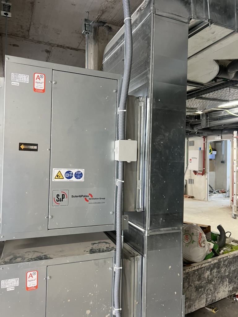 Conexión profesional de ventiladores para extracción de humos